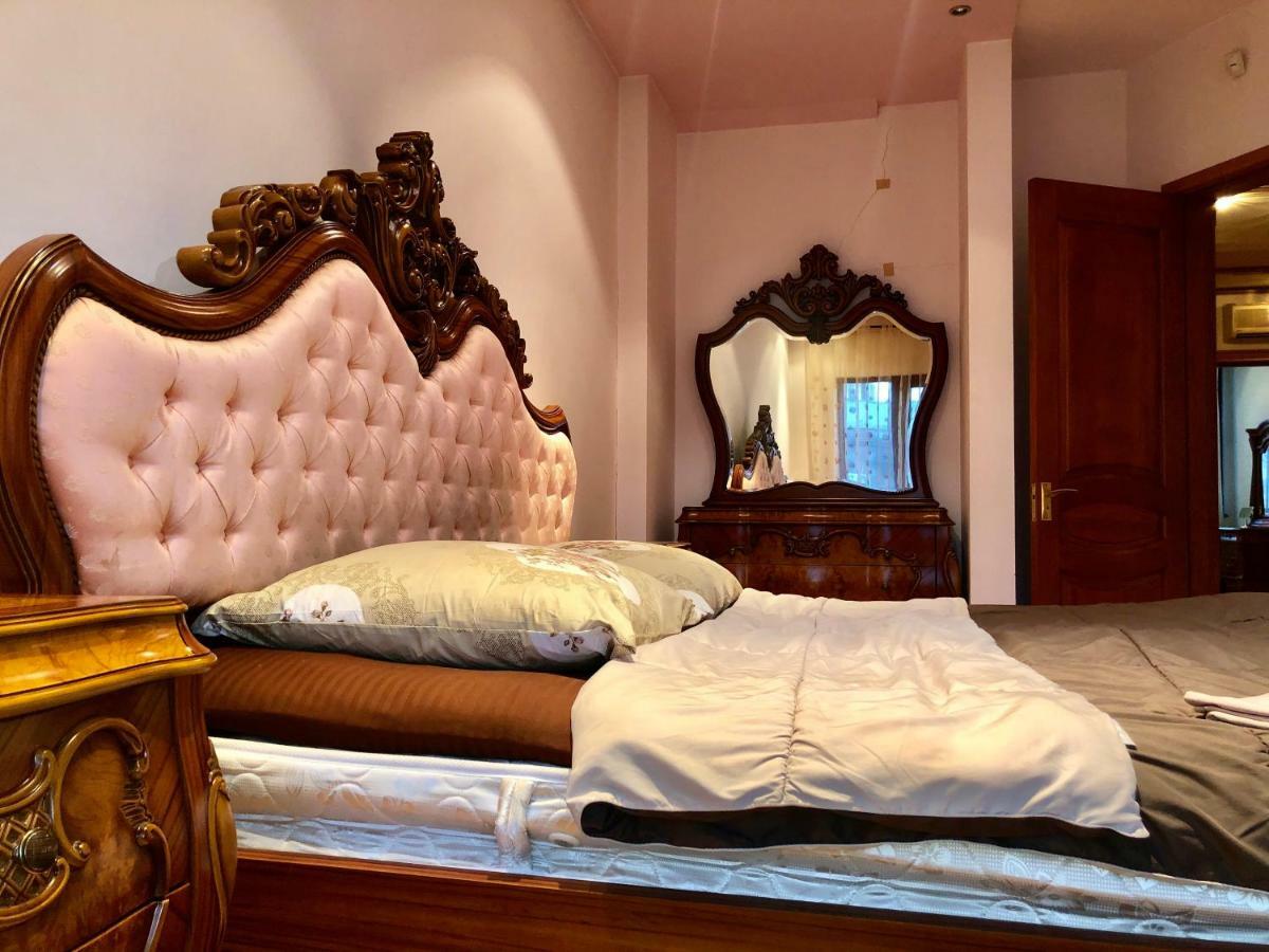 Luxury Tumanyan Apartment Jerevan Exteriör bild