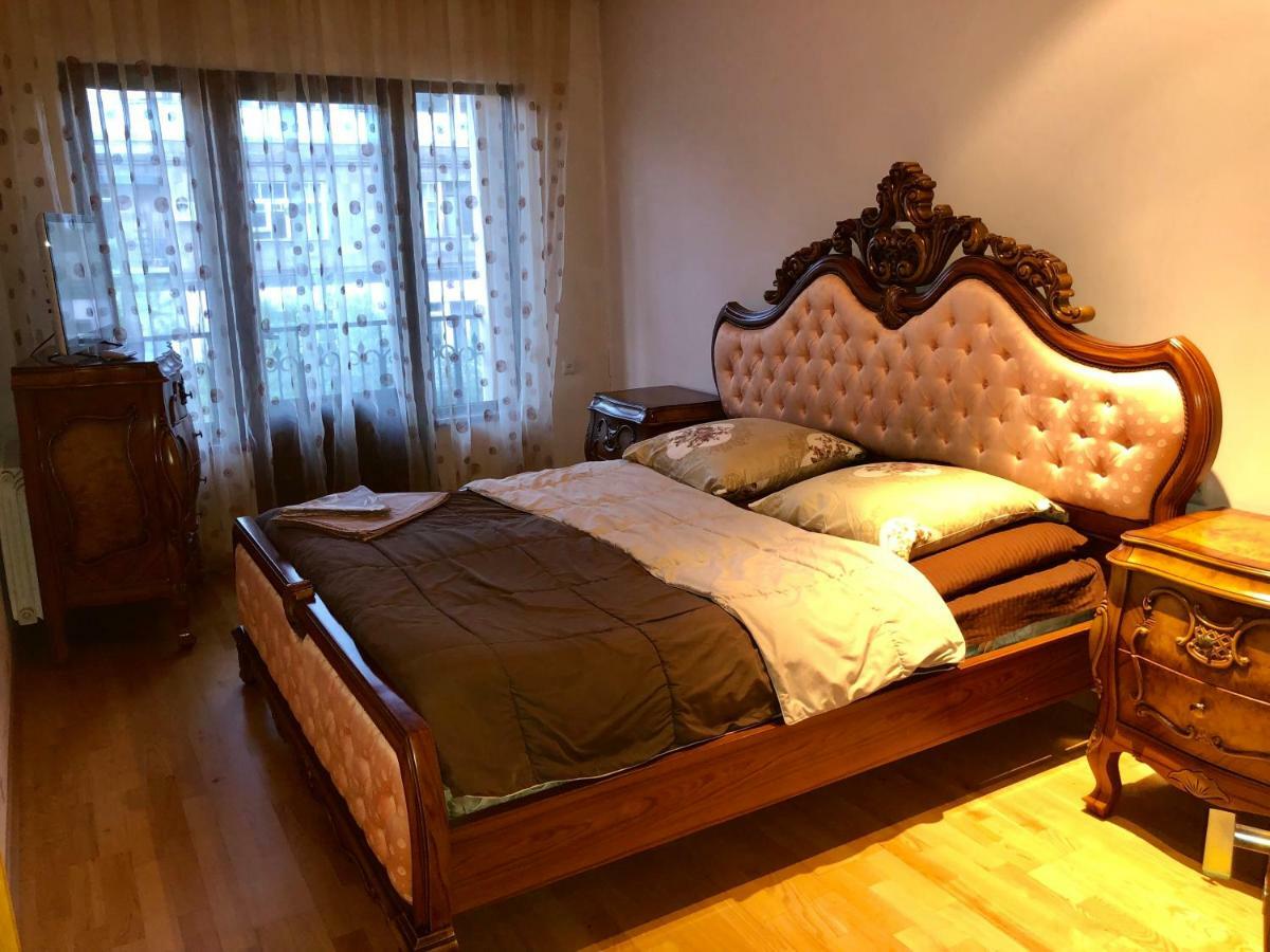 Luxury Tumanyan Apartment Jerevan Exteriör bild