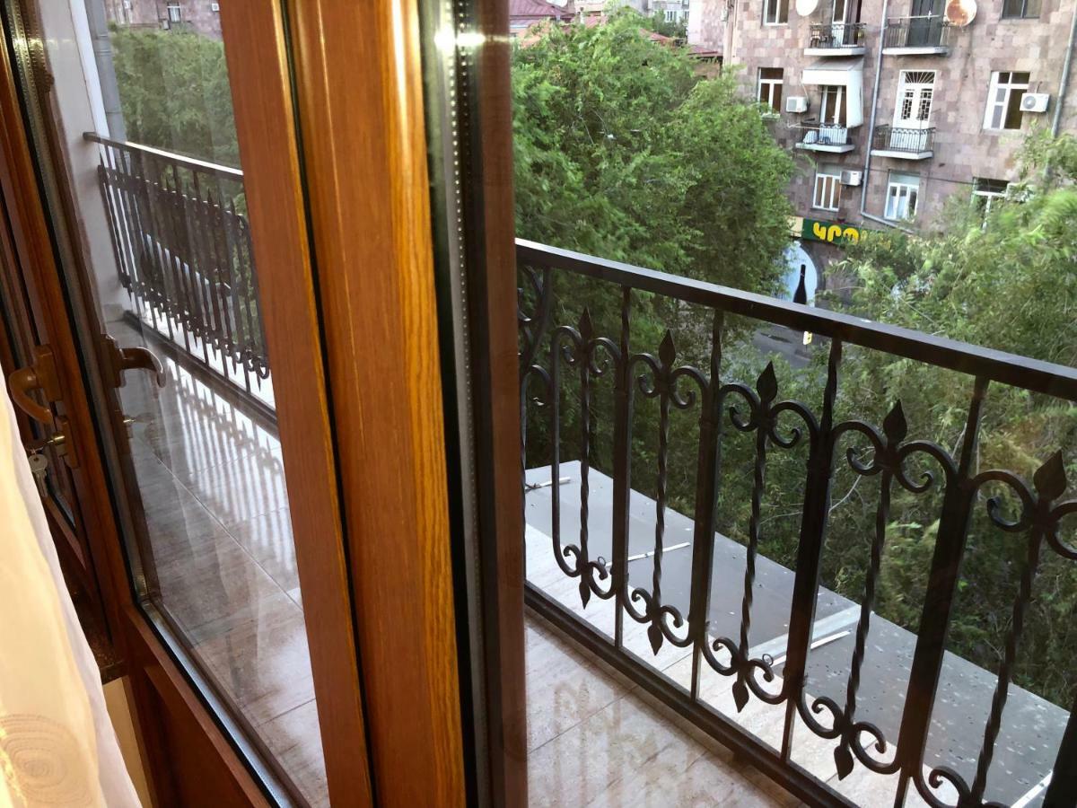 Luxury Tumanyan Apartment Jerevan Exteriör bild