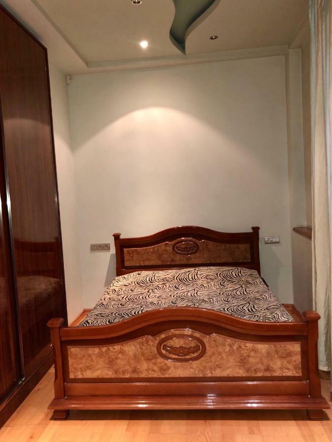 Luxury Tumanyan Apartment Jerevan Exteriör bild